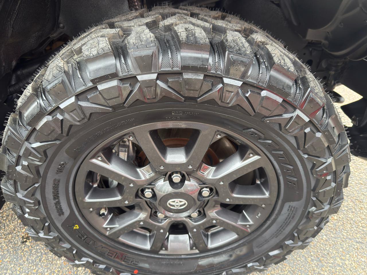 Toyota Tundra 4WD  2021