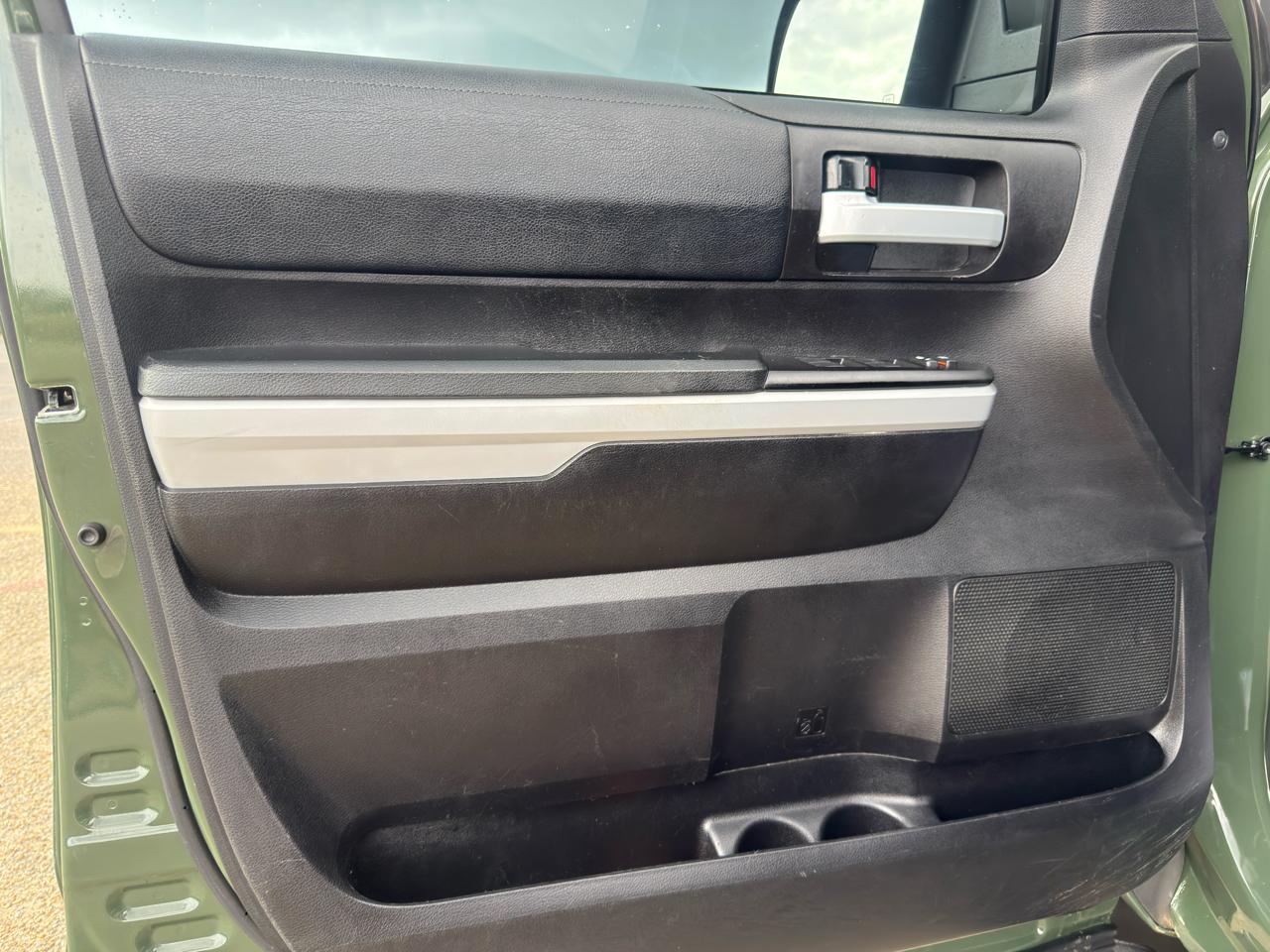 Toyota Tundra 4WD  2021