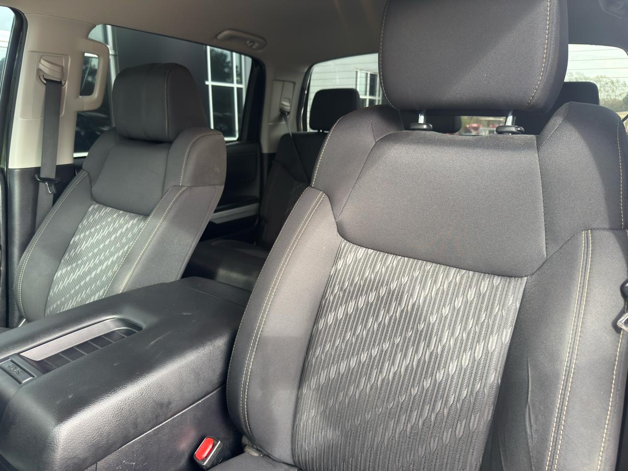 Toyota Tundra 4WD  2021