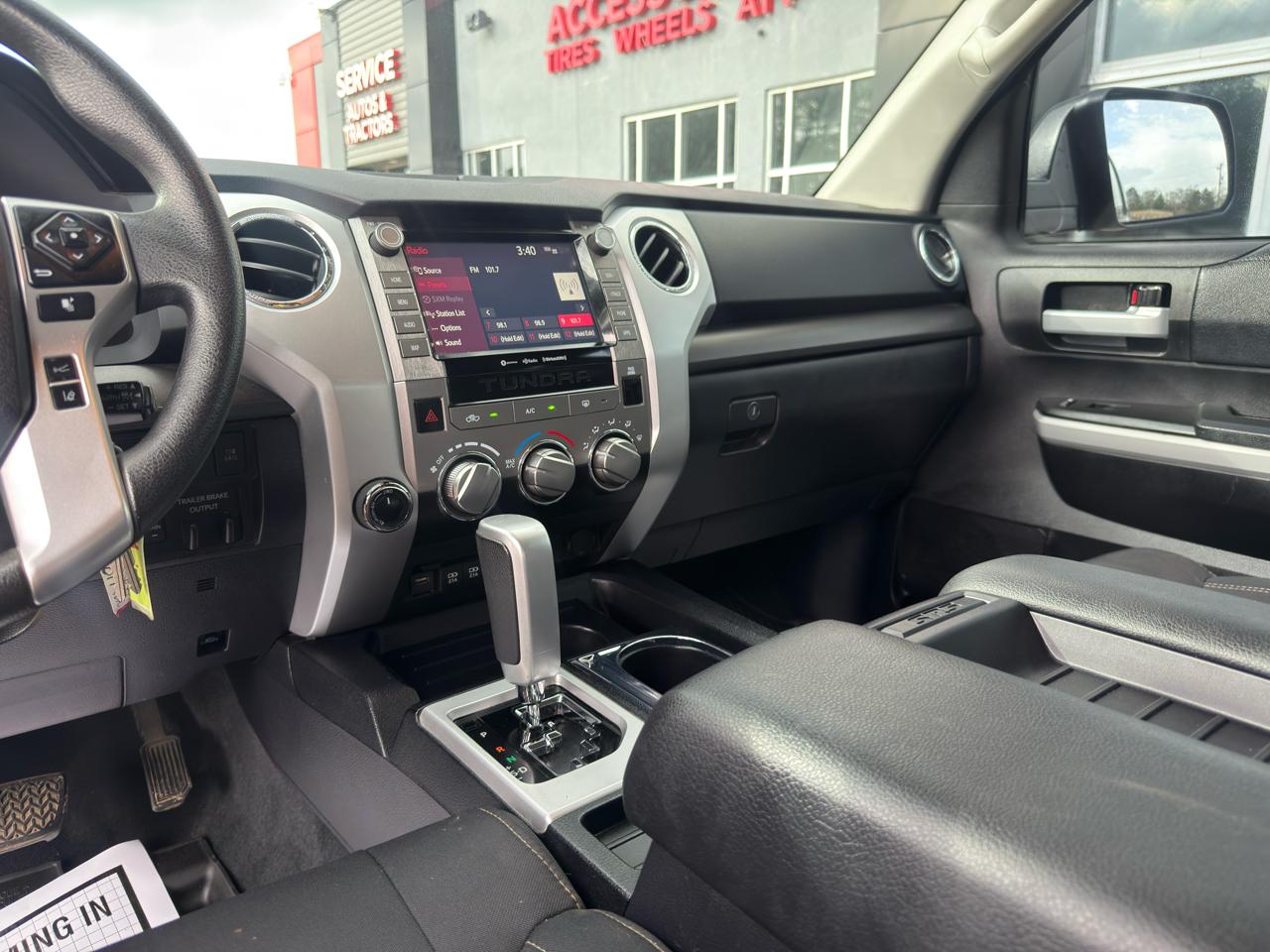 Toyota Tundra 4WD  2021