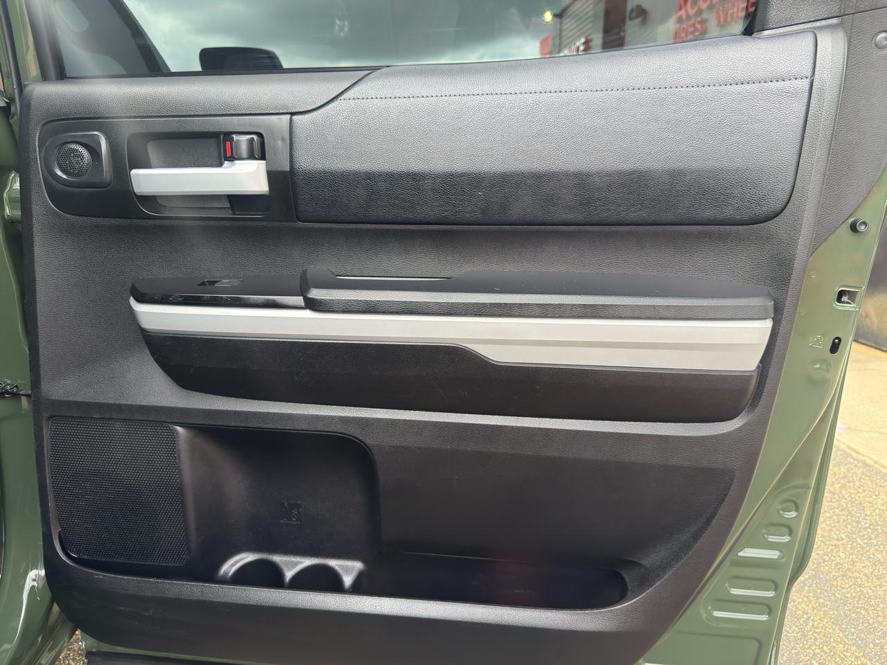 Toyota Tundra 4WD  2021