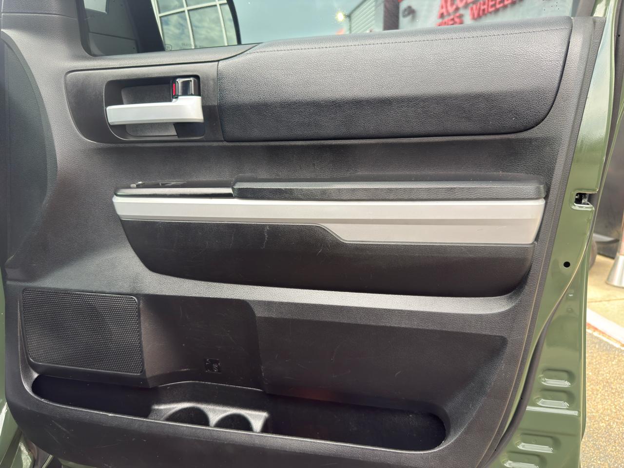 Toyota Tundra 4WD  2021