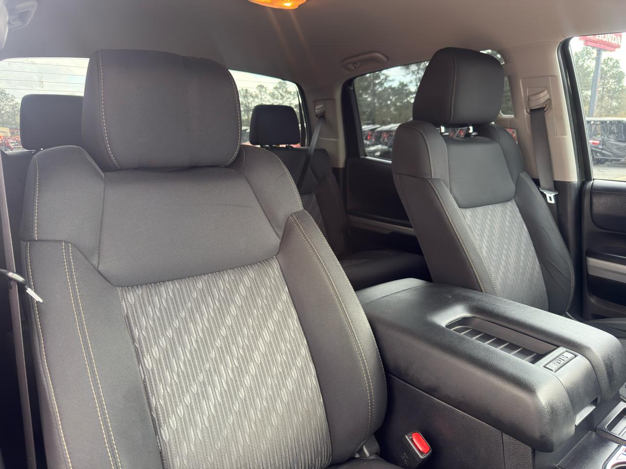 Toyota Tundra 4WD  2021