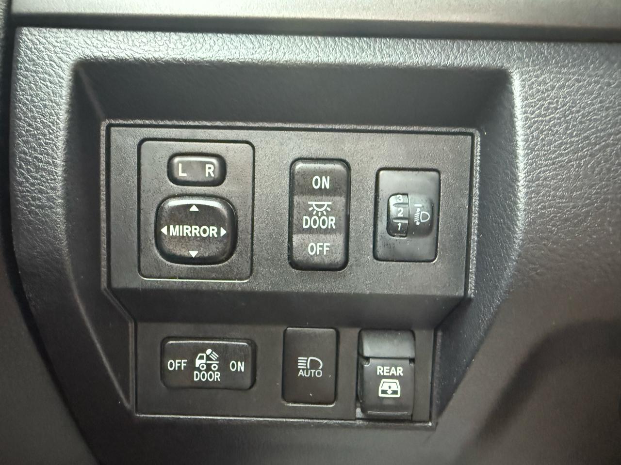 Toyota Tundra 4WD  2021