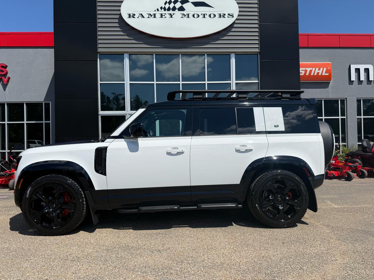 Land Rover Defender  2022