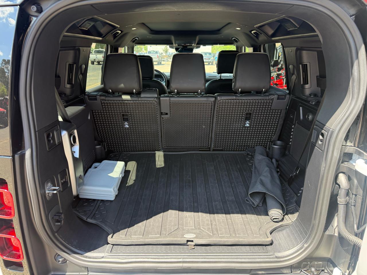 Land Rover Defender  2022