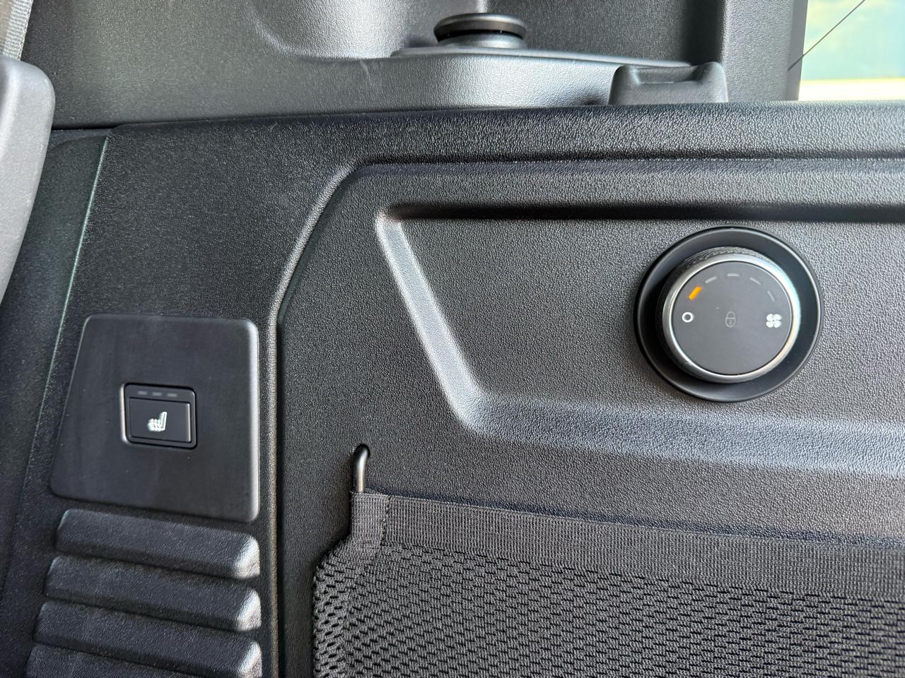 Land Rover Defender  2022