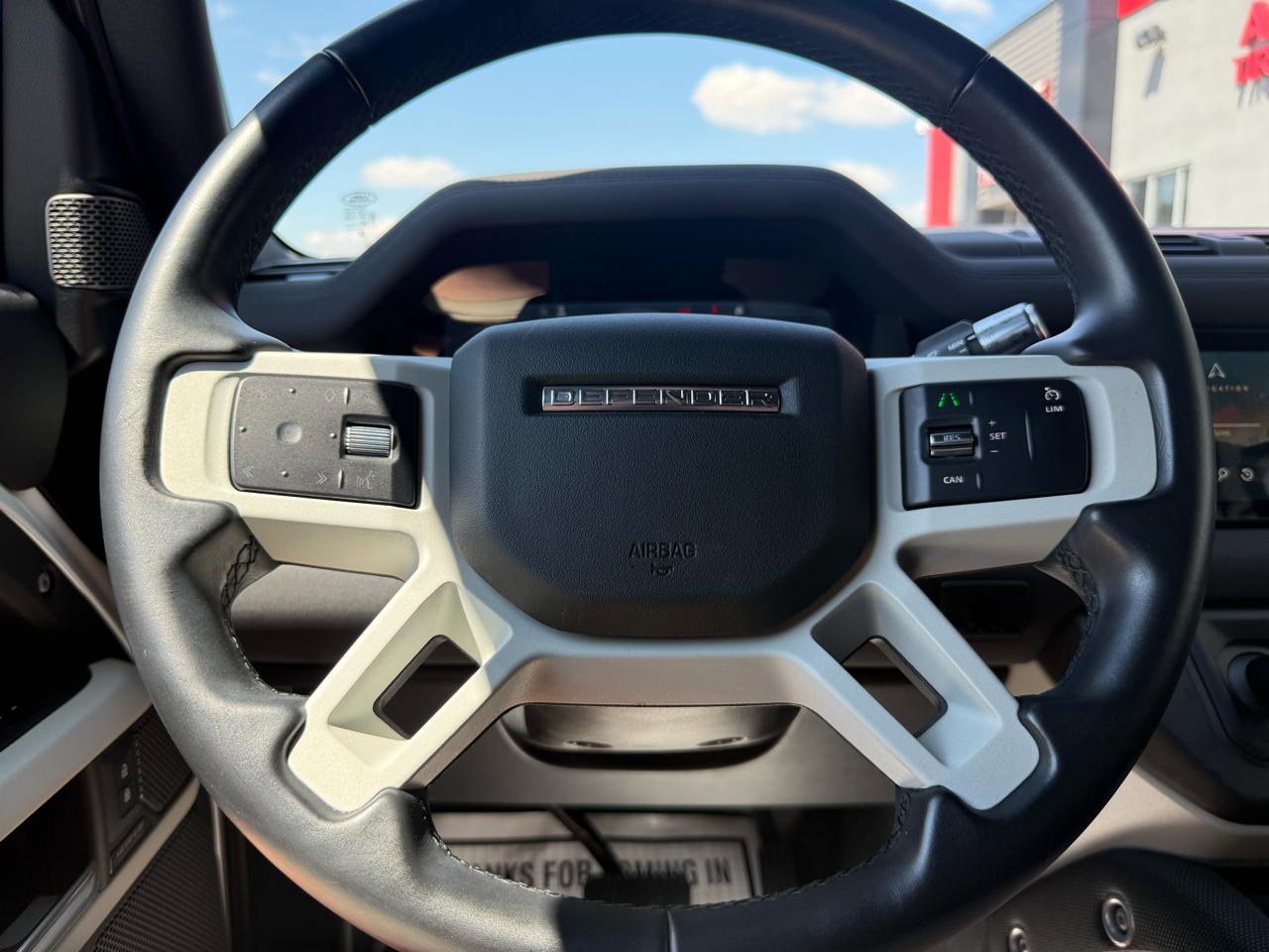 Land Rover Defender  2022