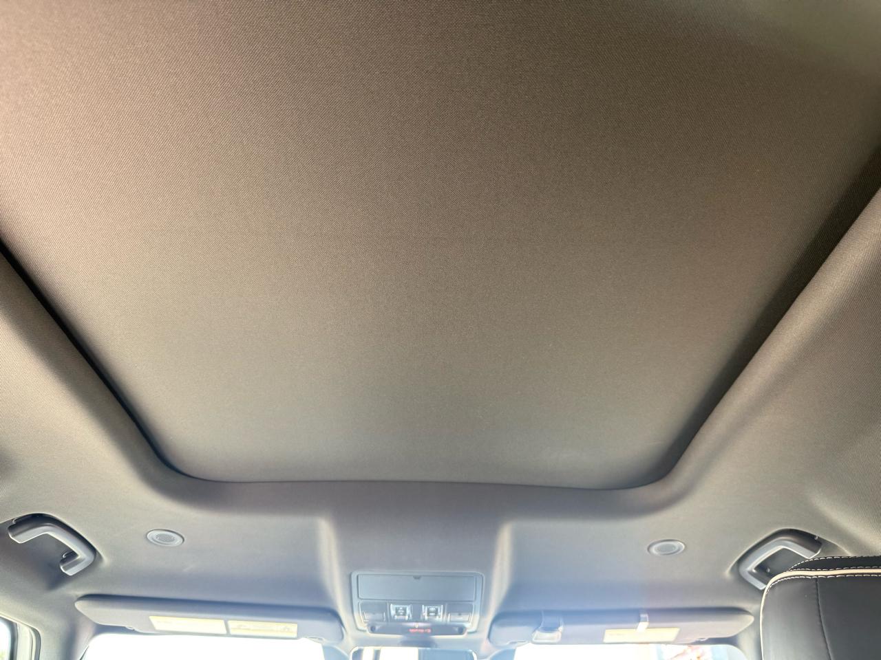 Land Rover Defender  2022