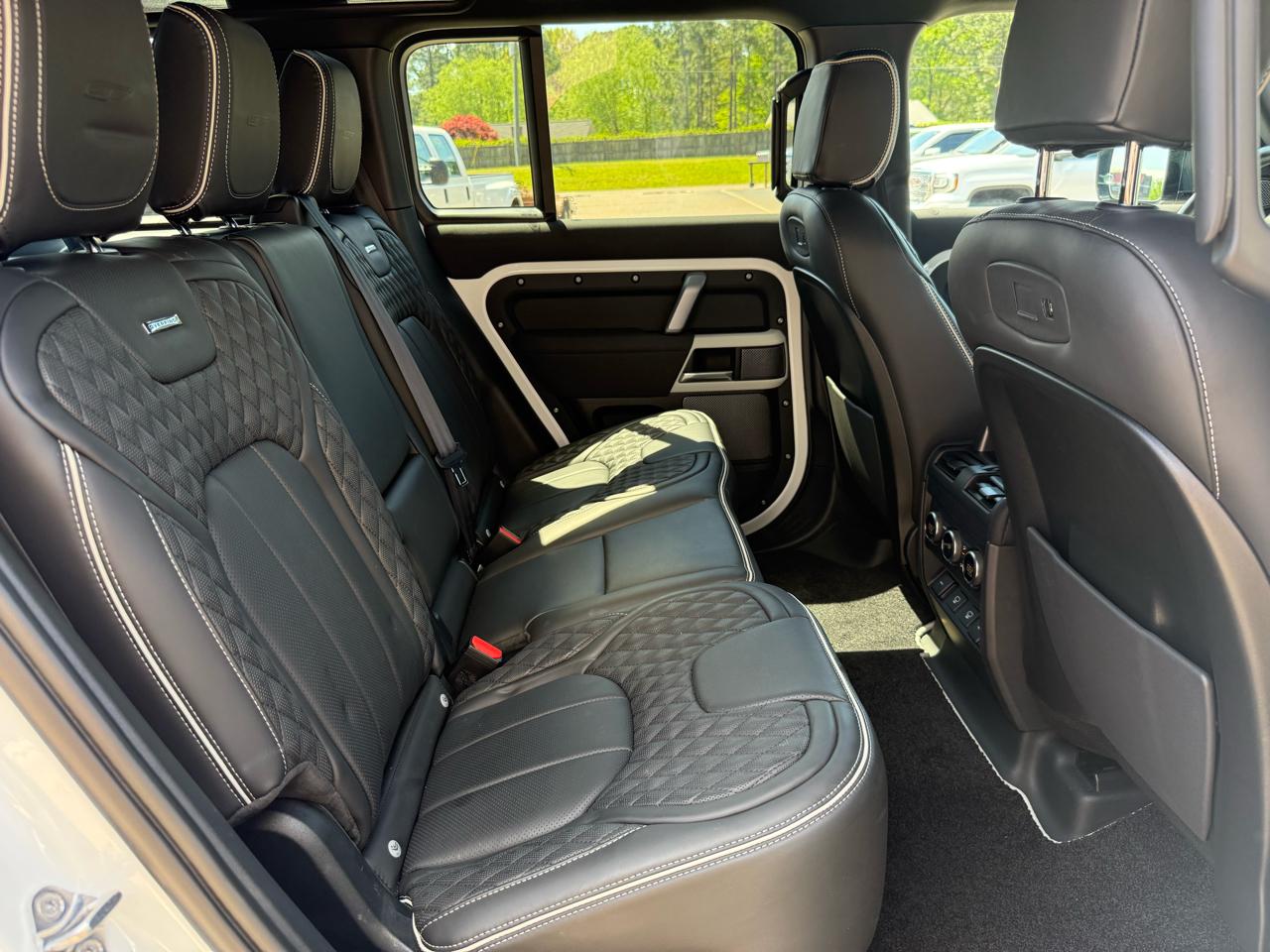 Land Rover Defender  2022