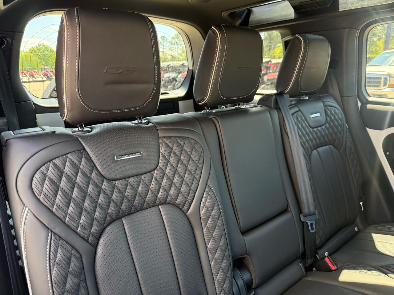 Land Rover Defender  2022