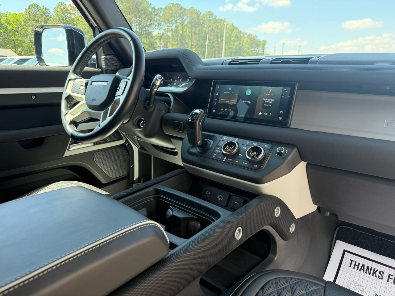 Land Rover Defender  2022