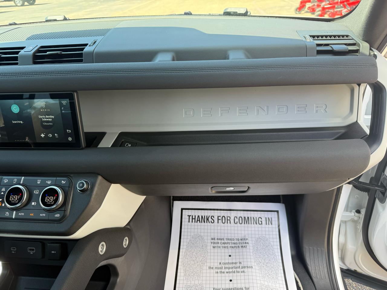 Land Rover Defender  2022