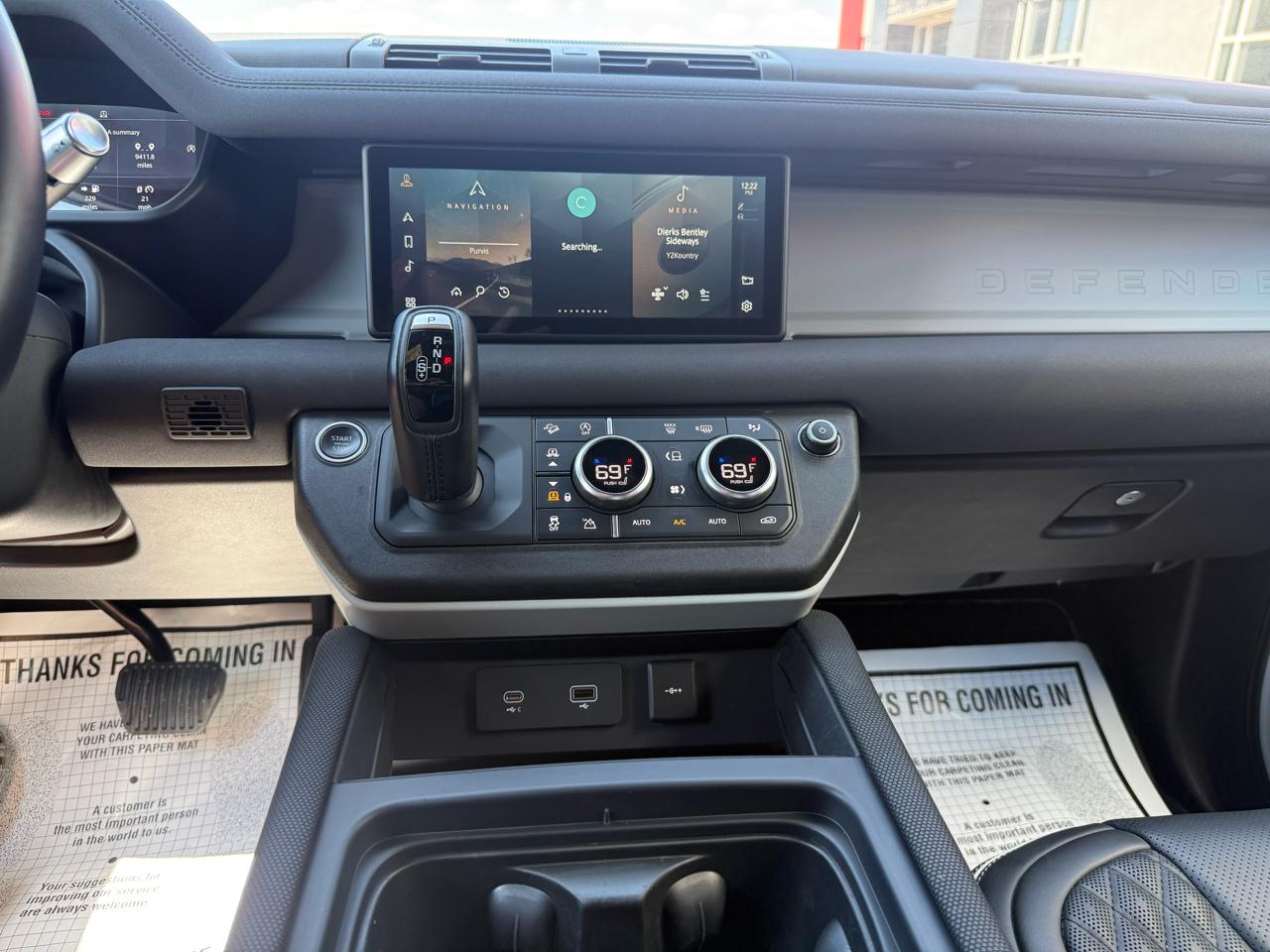 Land Rover Defender  2022