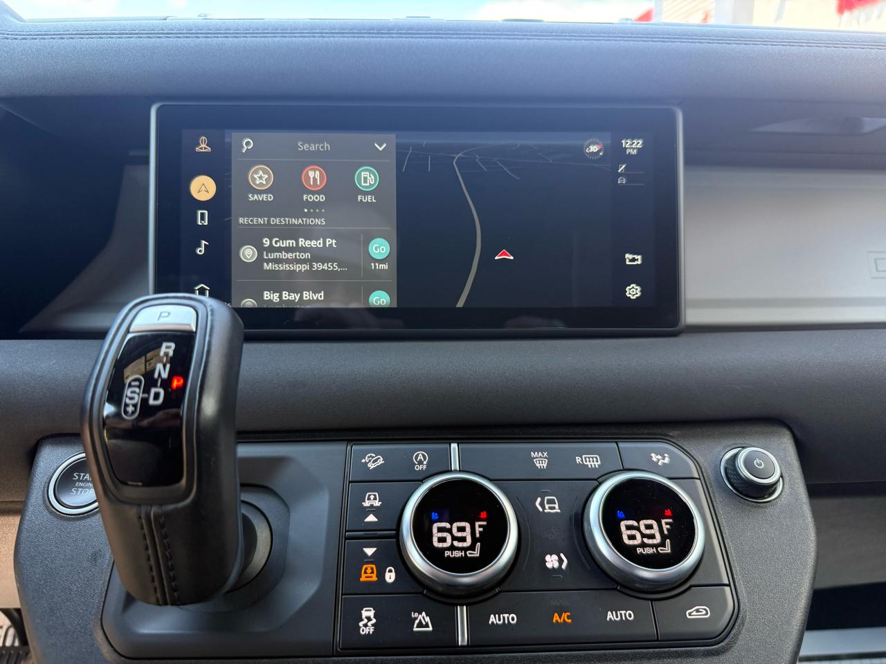 Land Rover Defender  2022