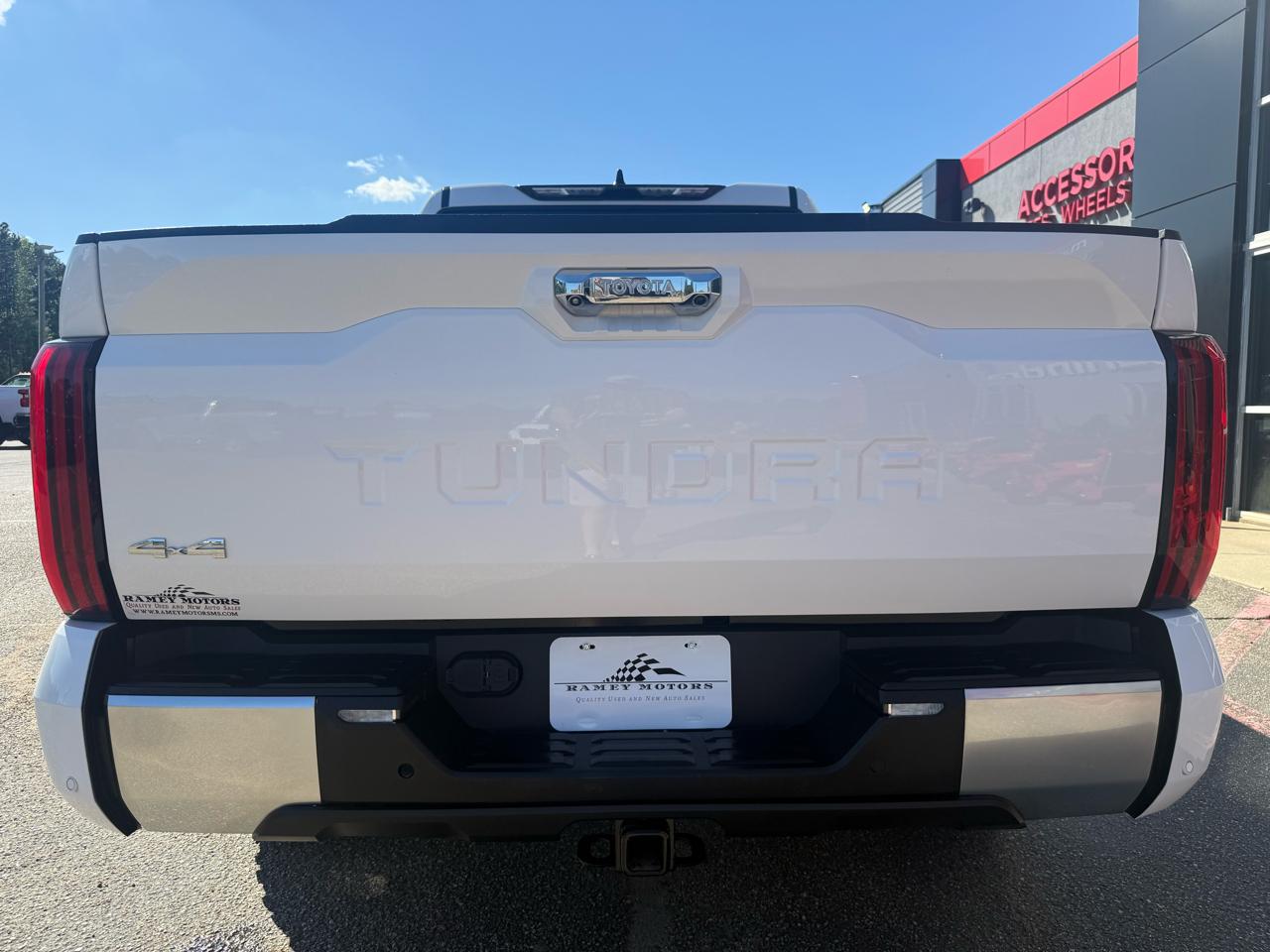 Toyota Tundra 4WD Limited Hybrid CrewMax 5.5' Bed (Natl) 2022