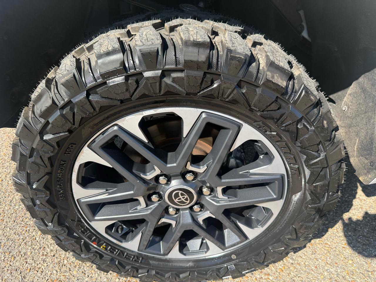 Toyota Tundra 4WD Limited Hybrid CrewMax 5.5' Bed (Natl) 2022