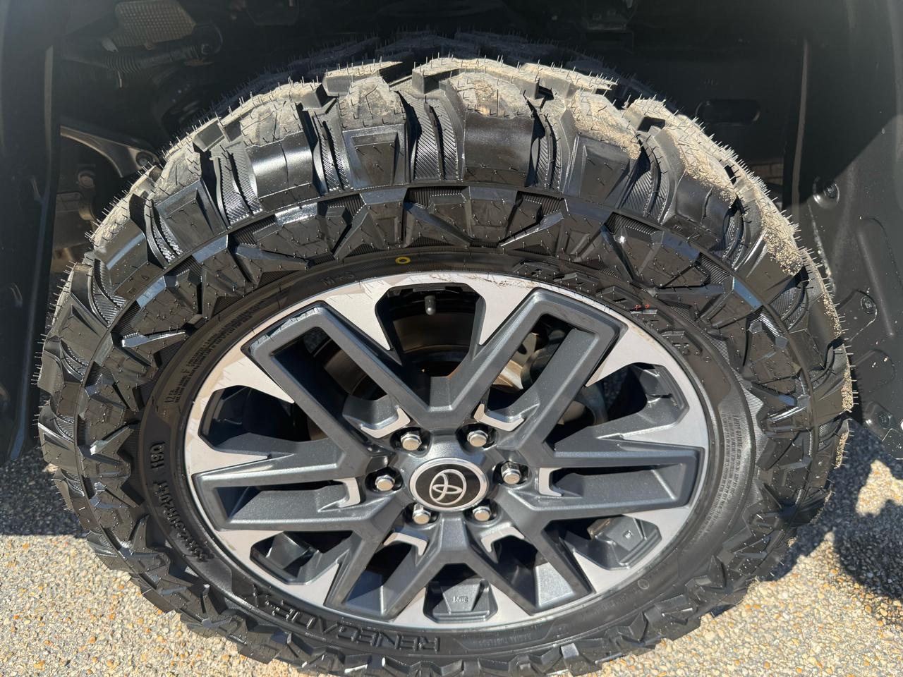 Toyota Tundra 4WD Limited Hybrid CrewMax 5.5' Bed (Natl) 2022