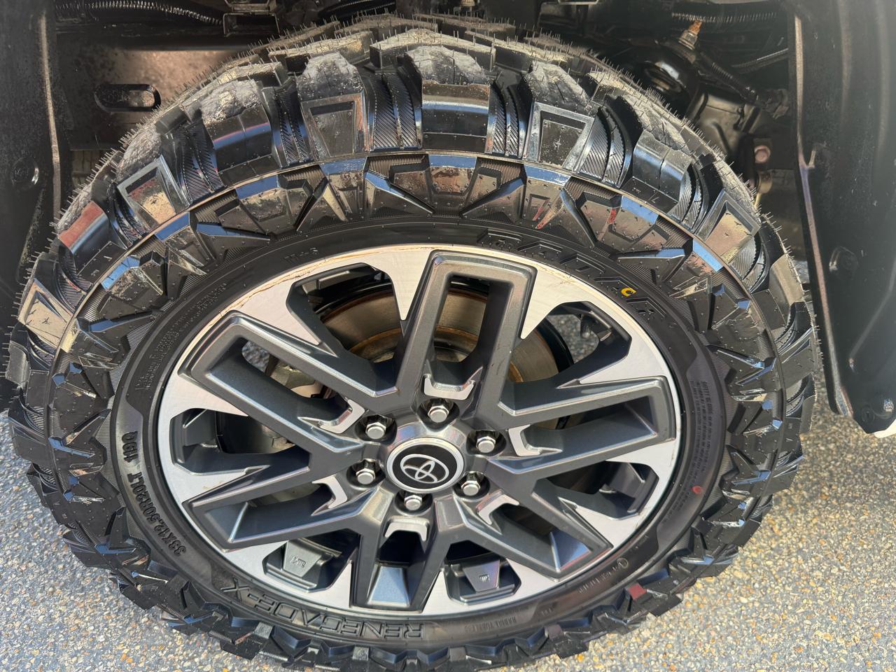 Toyota Tundra 4WD Limited Hybrid CrewMax 5.5' Bed (Natl) 2022