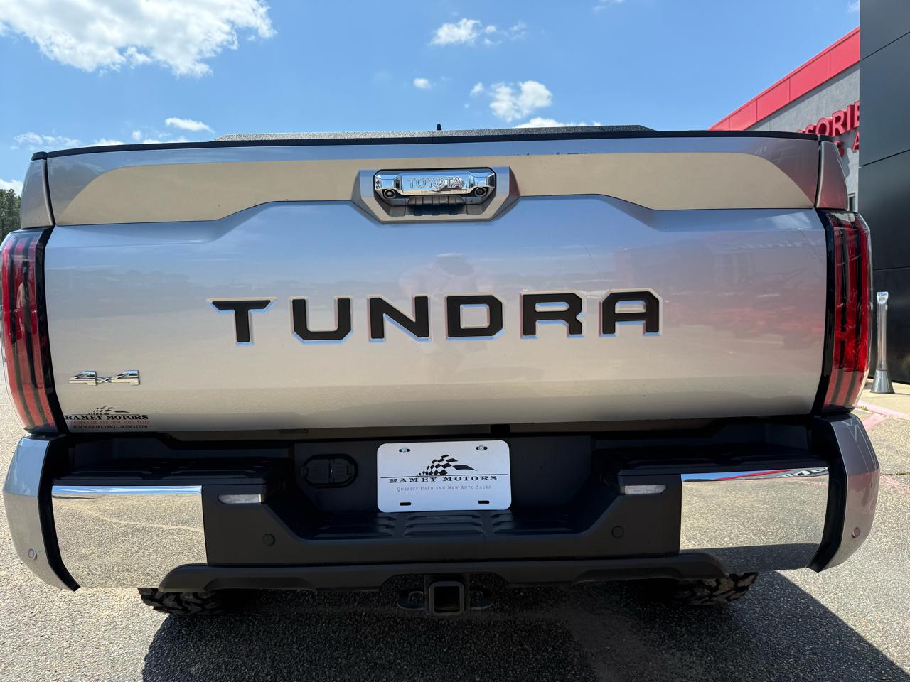 Toyota Tundra 4WD  2023