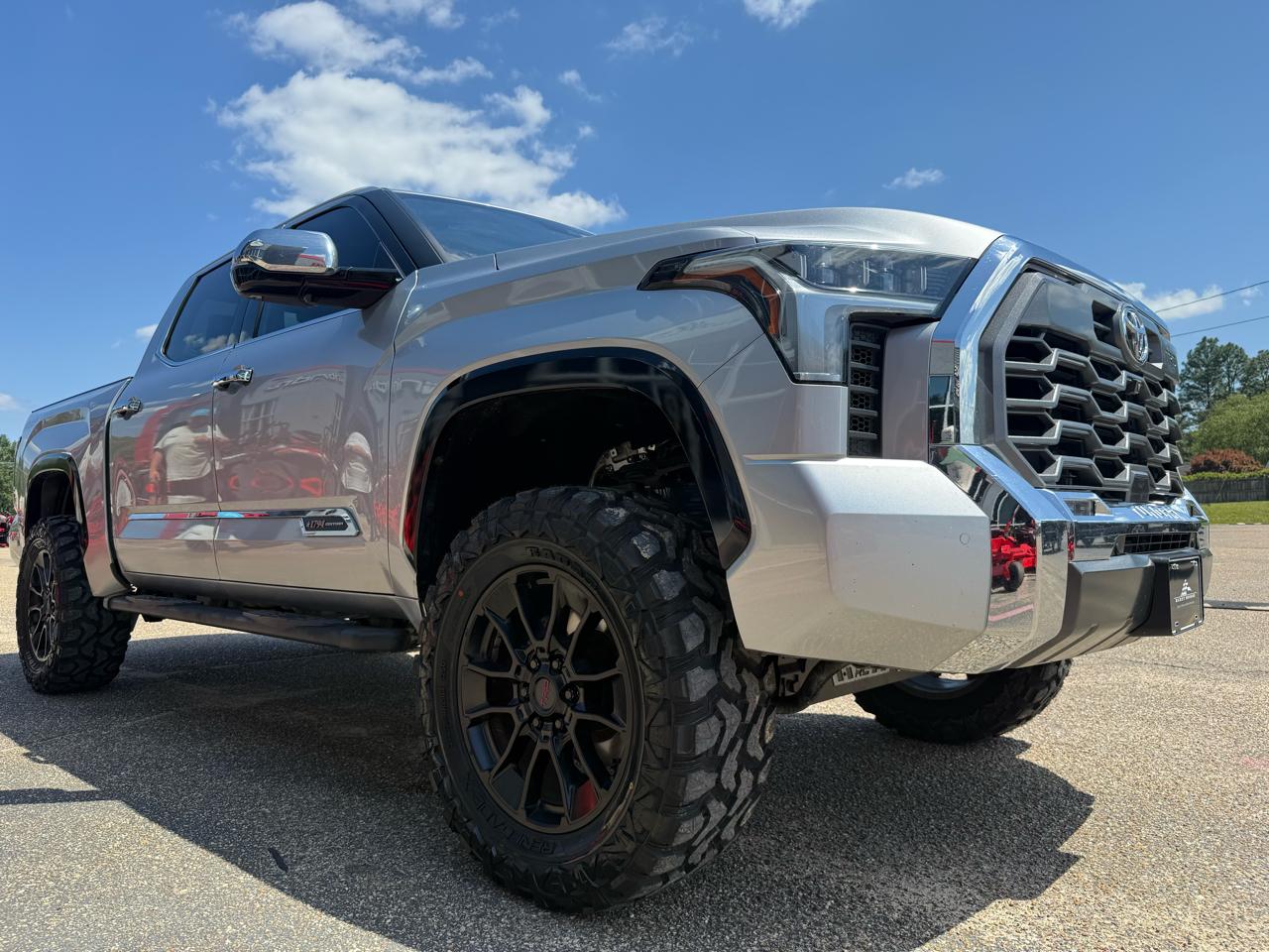 Toyota Tundra 4WD  2023