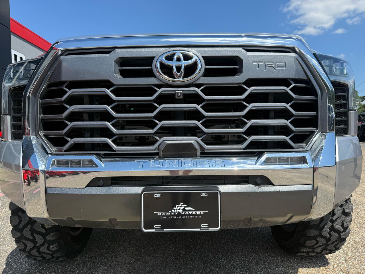 Toyota Tundra 4WD  2023