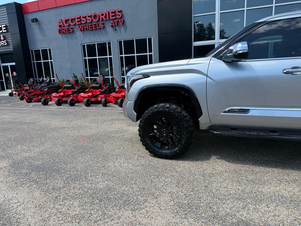 Toyota Tundra 4WD  2023