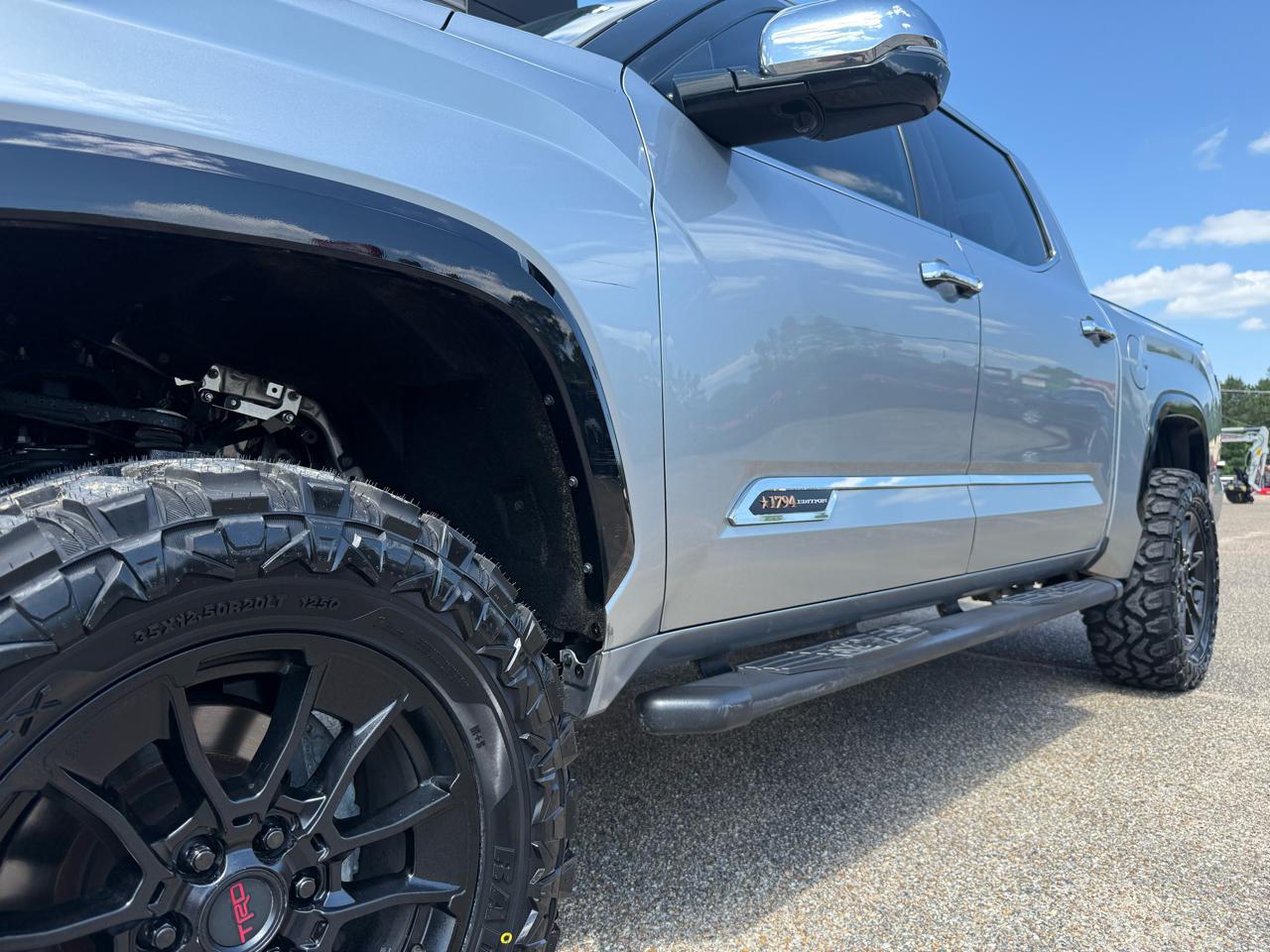 Toyota Tundra 4WD  2023