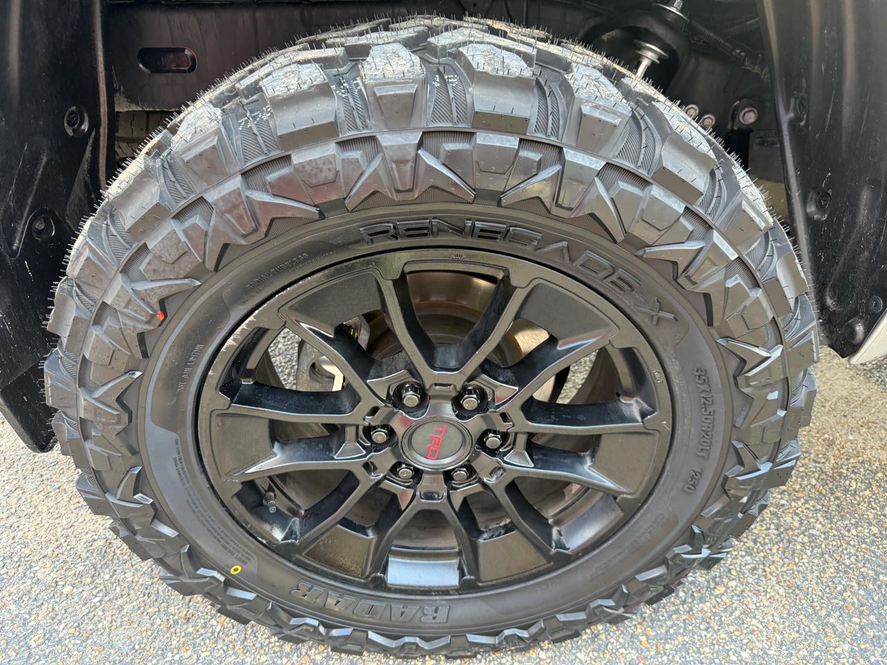 Toyota Tundra 4WD  2023