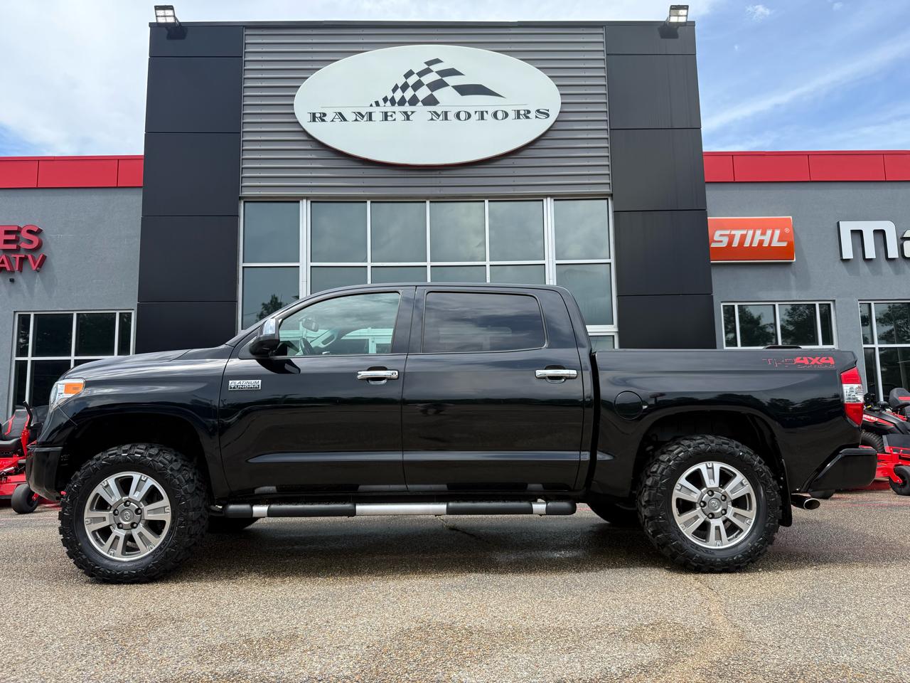 Toyota Tundra 4WD  2017
