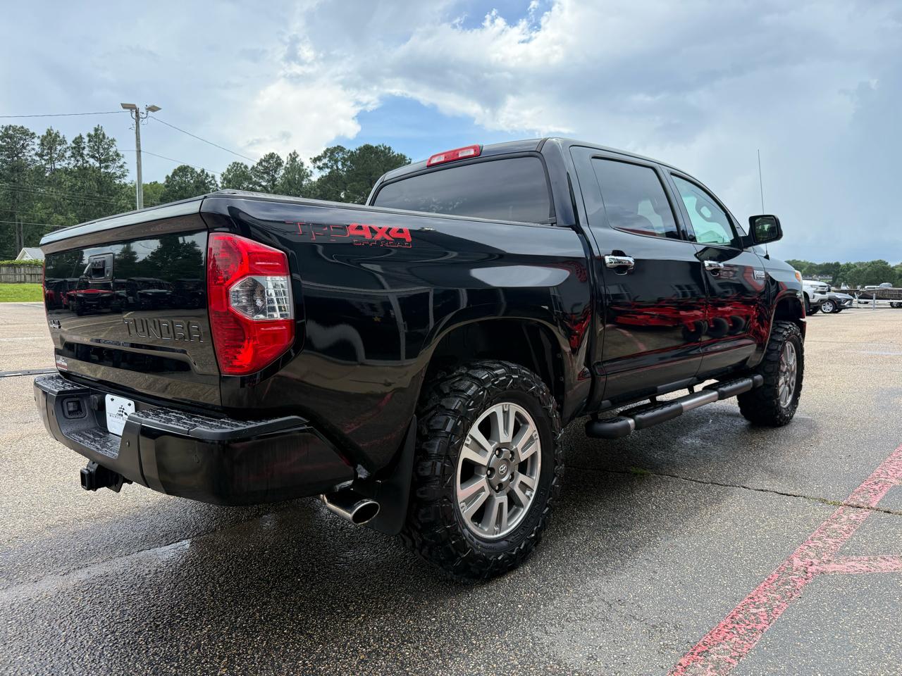 Toyota Tundra 4WD  2017