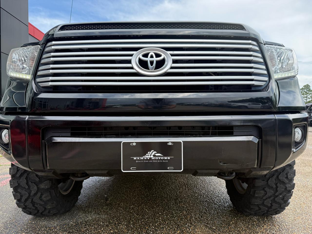 Toyota Tundra 4WD  2017