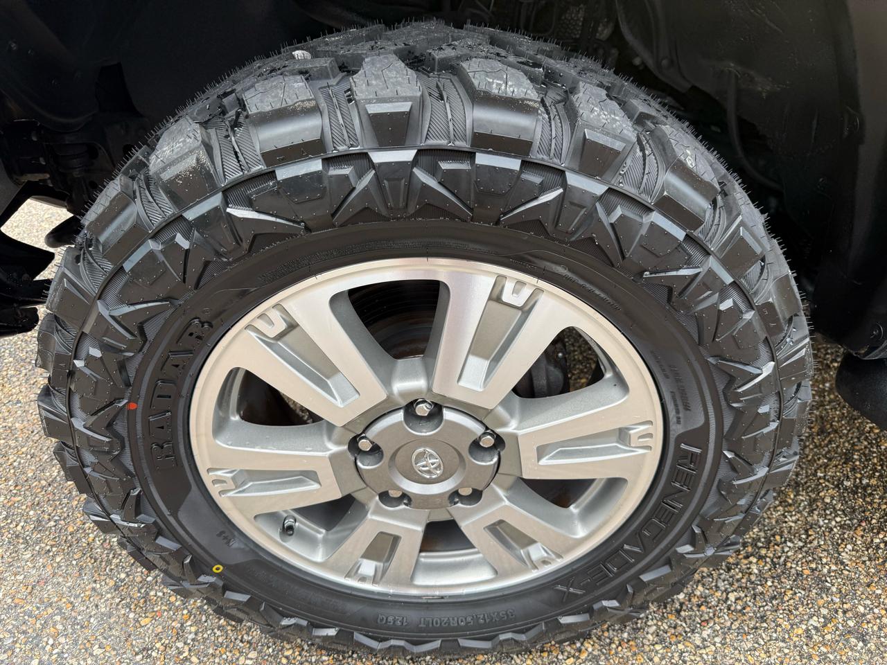 Toyota Tundra 4WD  2017