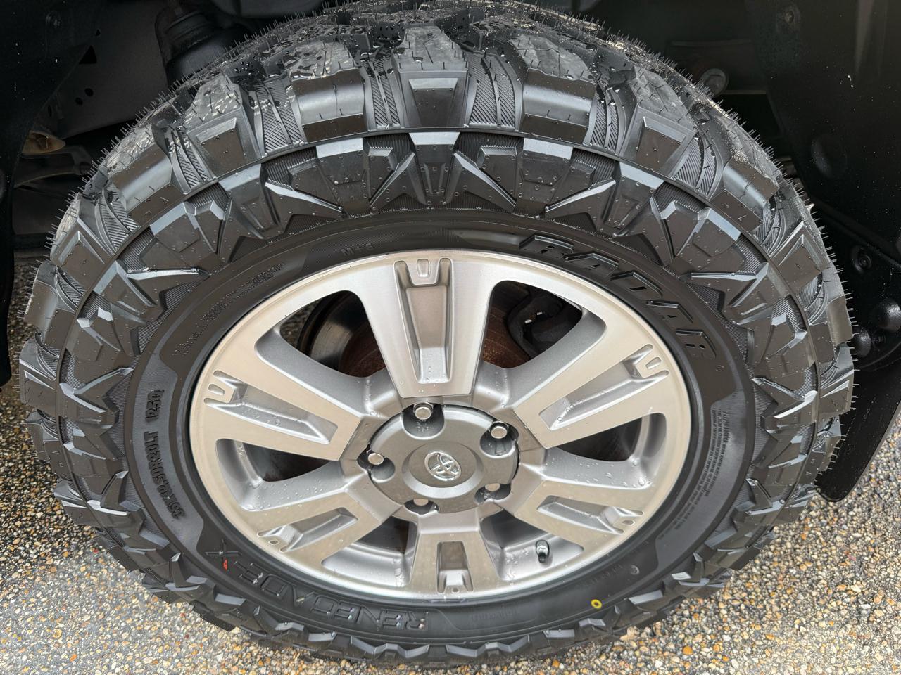 Toyota Tundra 4WD  2017