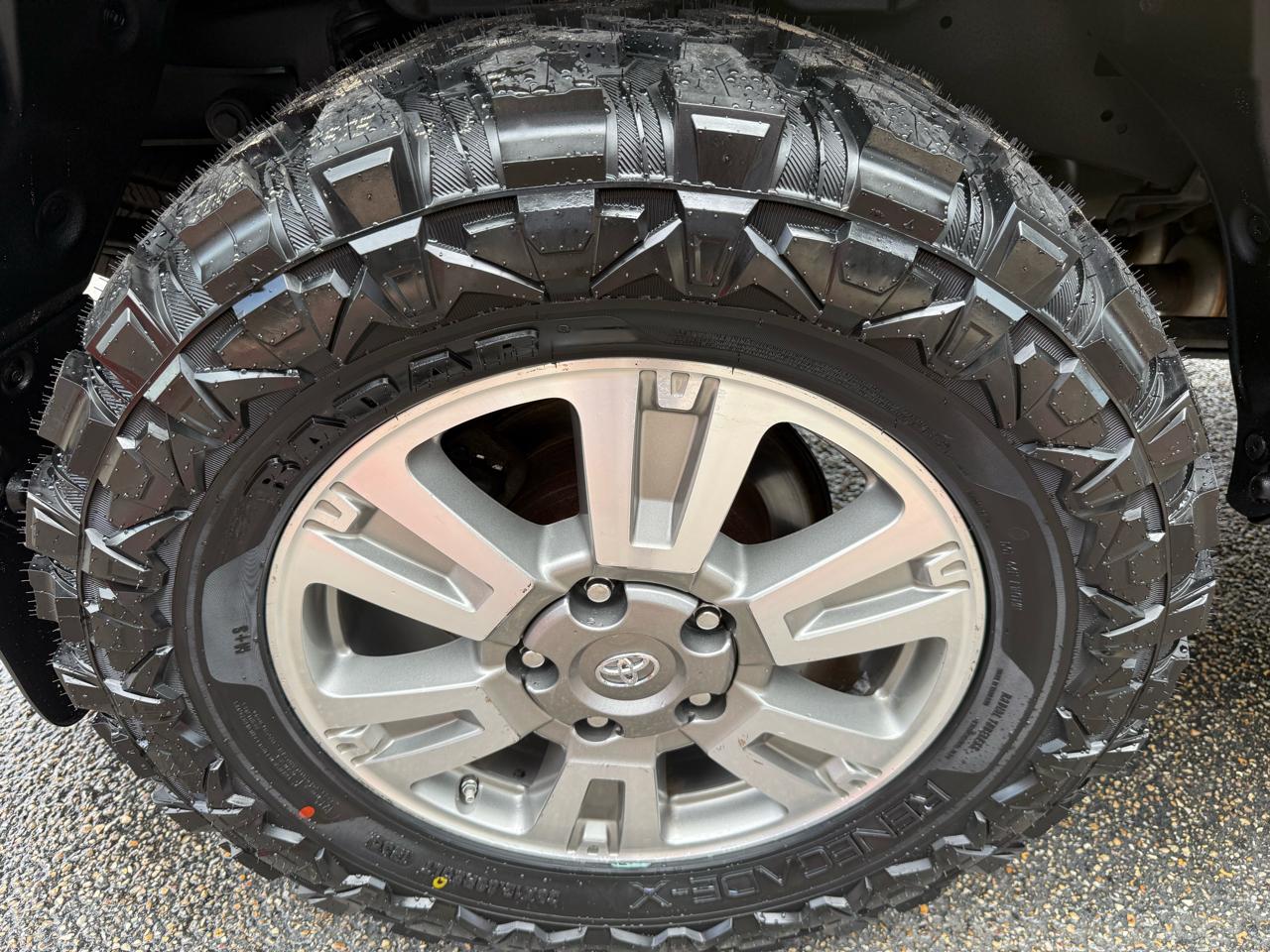 Toyota Tundra 4WD  2017