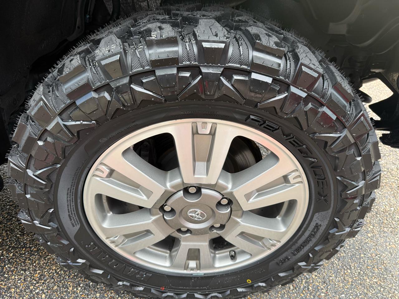 Toyota Tundra 4WD  2017