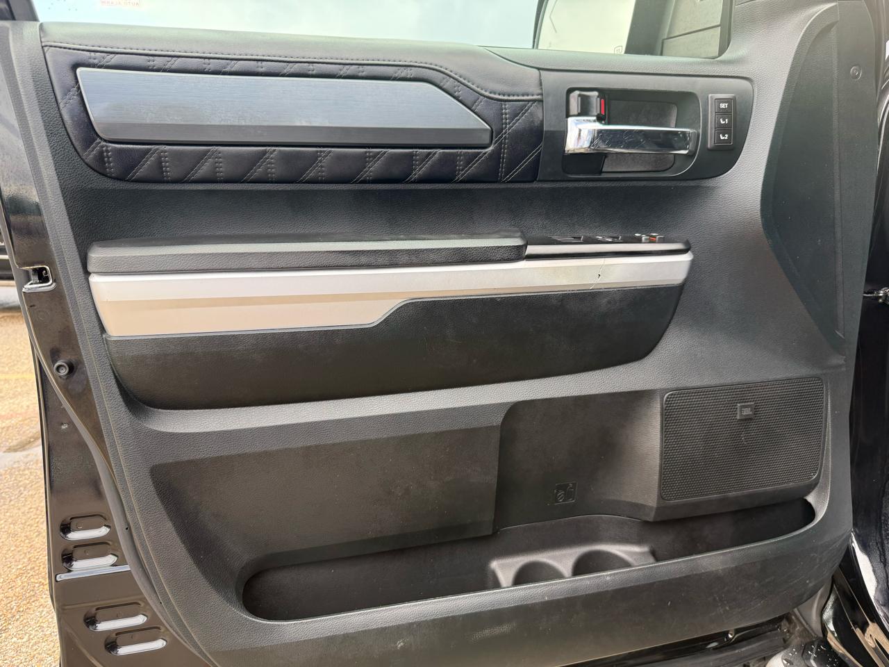 Toyota Tundra 4WD  2017