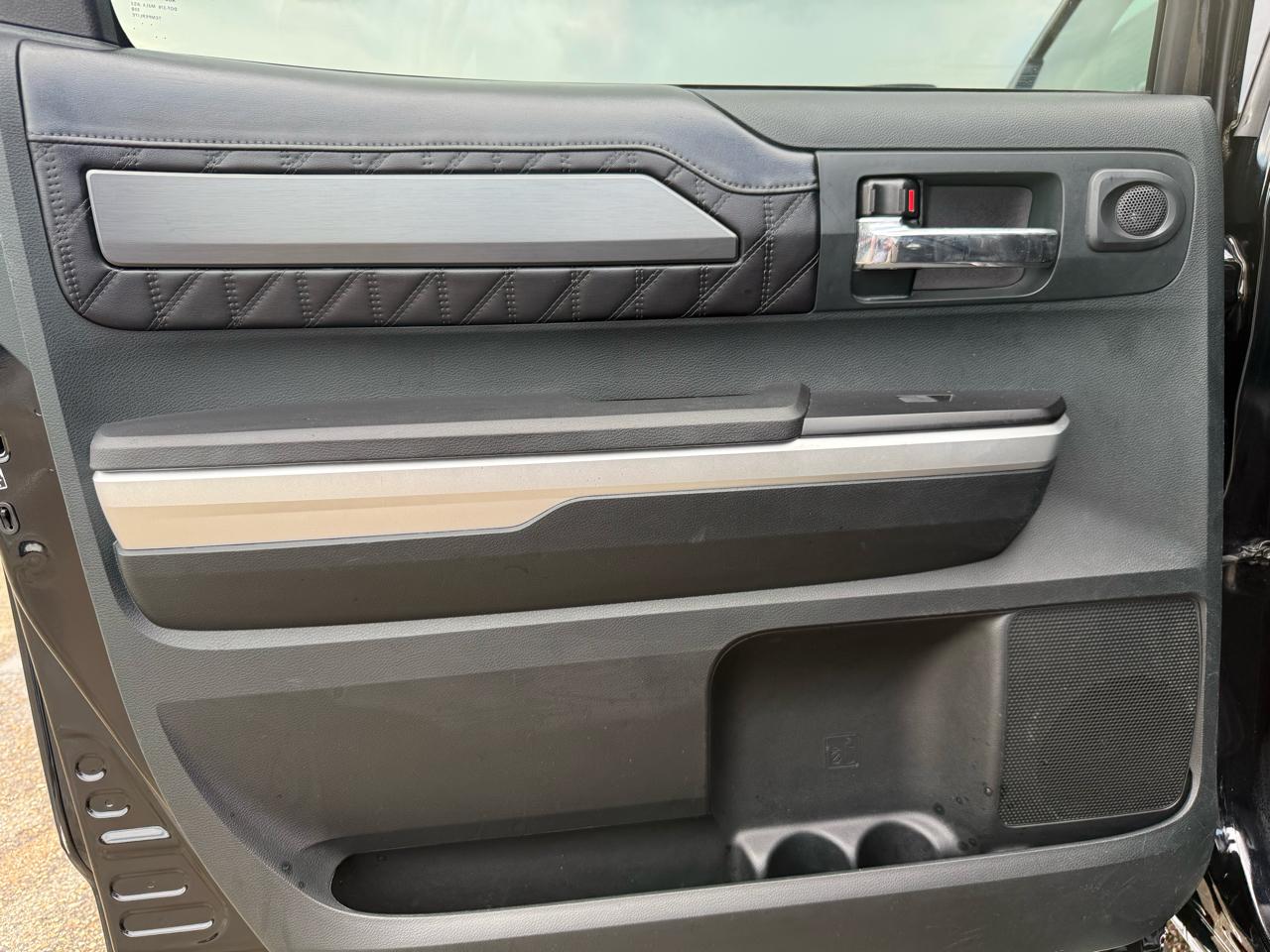 Toyota Tundra 4WD  2017