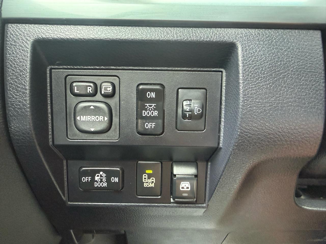 Toyota Tundra 4WD  2017