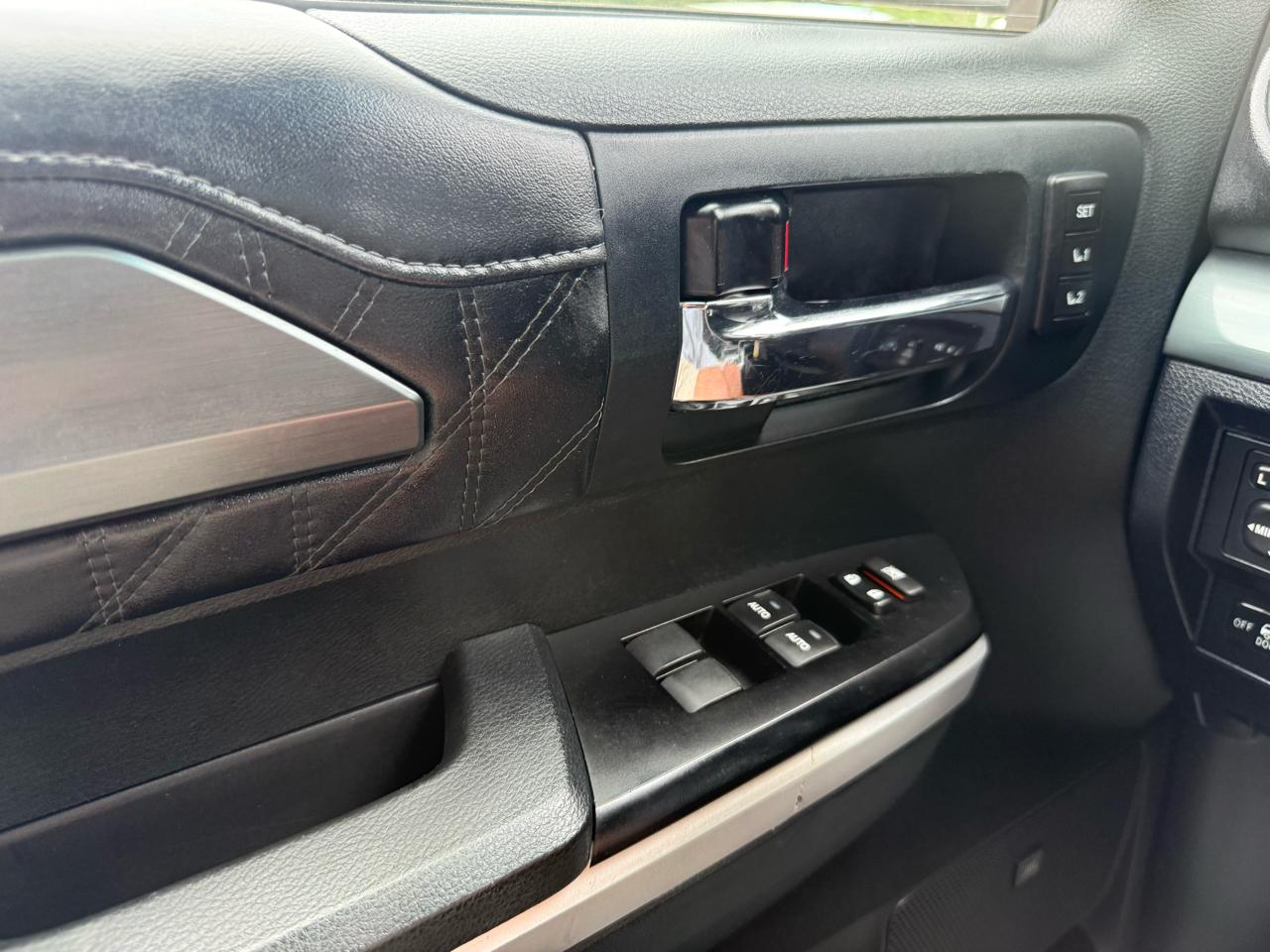 Toyota Tundra 4WD  2017