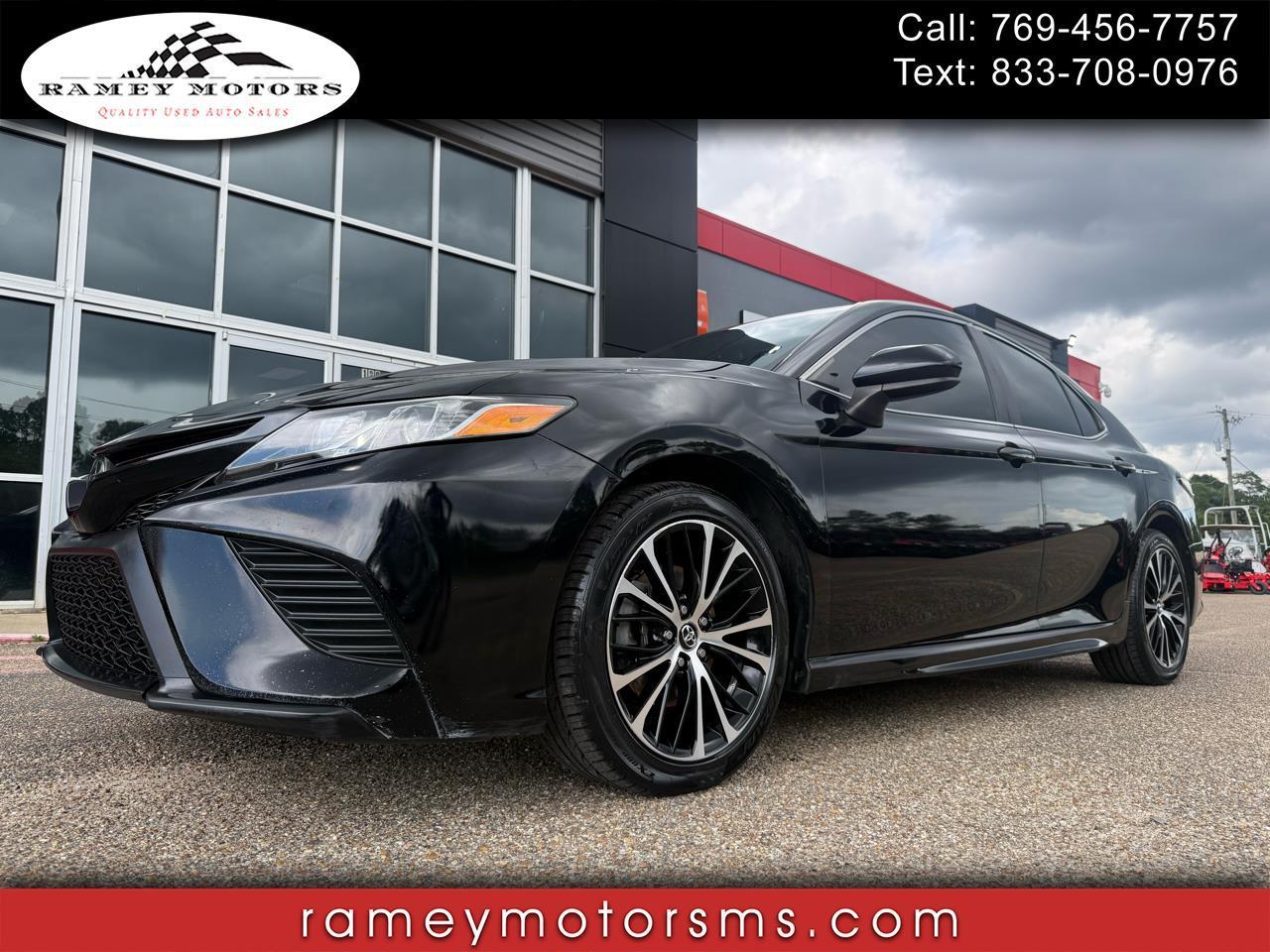 2020 Toyota Camry SE Auto (Natl)