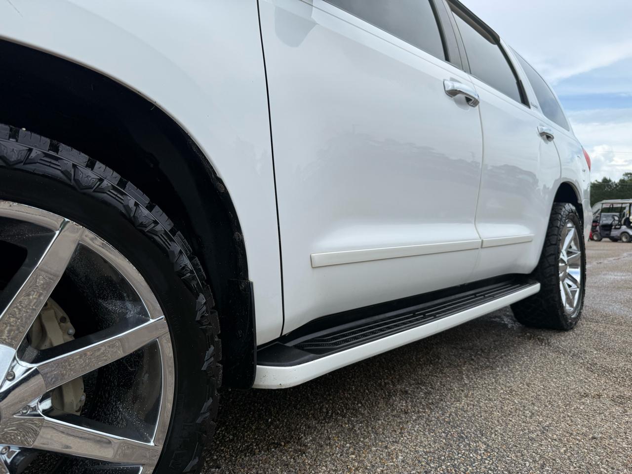 Toyota Sequoia  2011