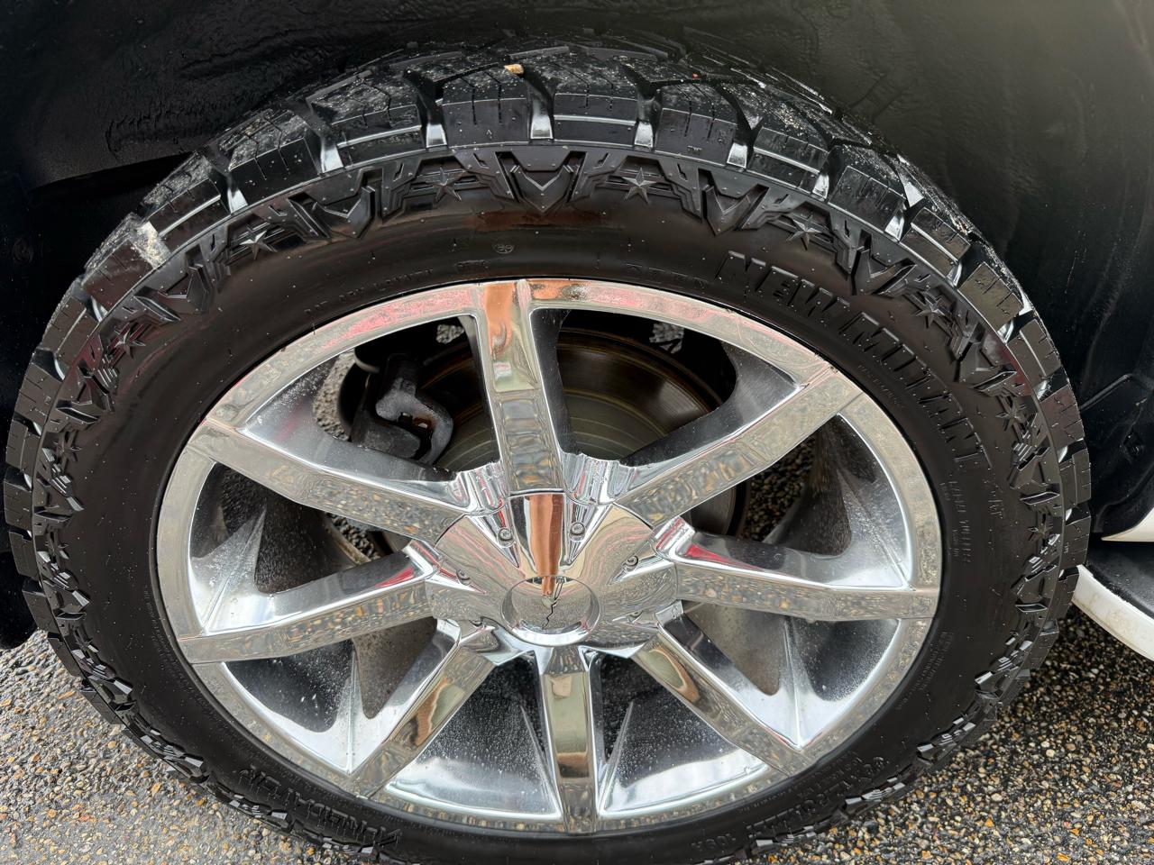 Toyota Sequoia  2011