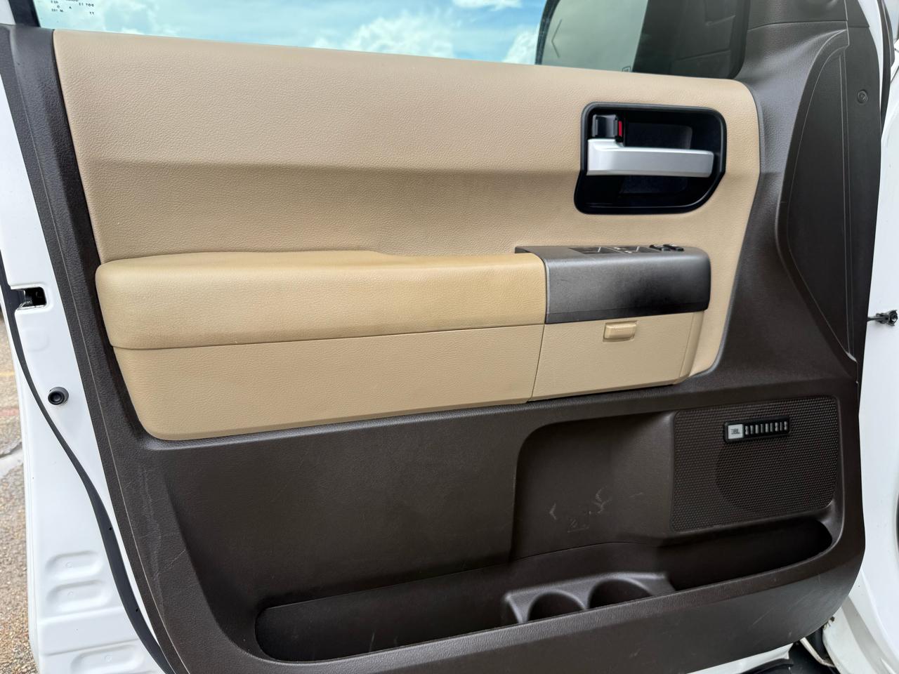 Toyota Sequoia  2011