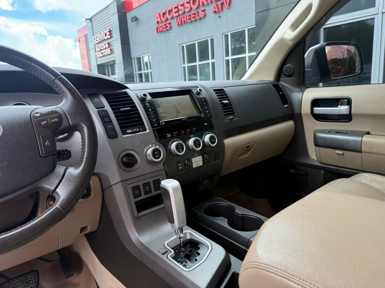 Toyota Sequoia  2011