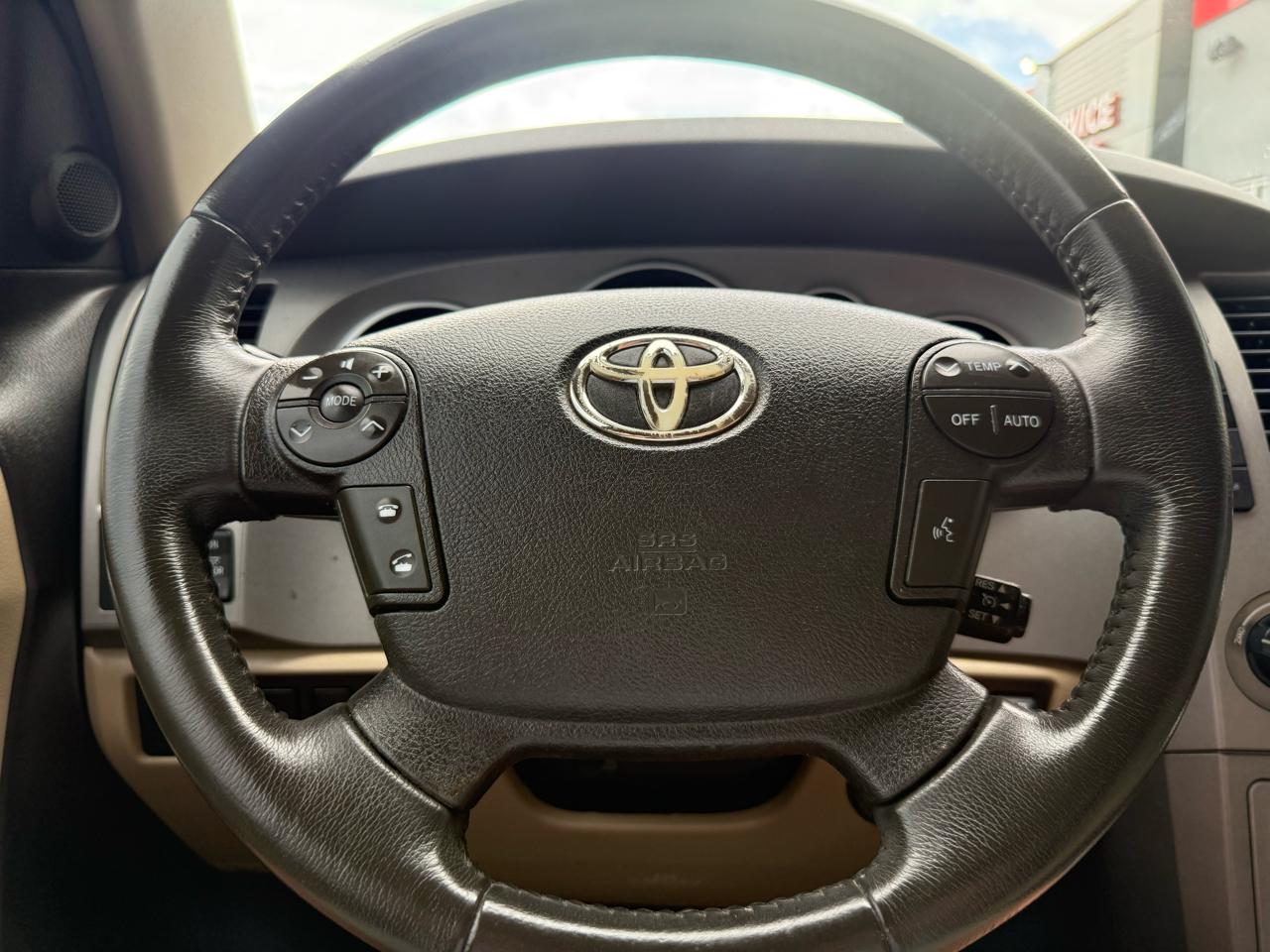Toyota Sequoia  2011