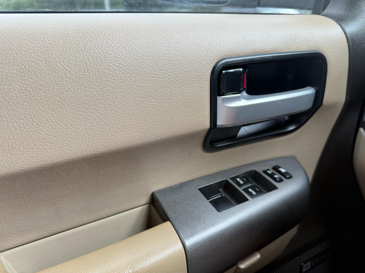 Toyota Sequoia  2011