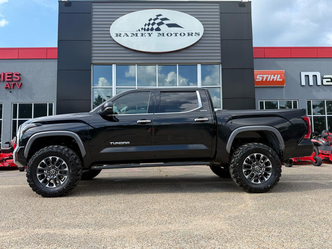 Toyota Tundra 4WD  2022