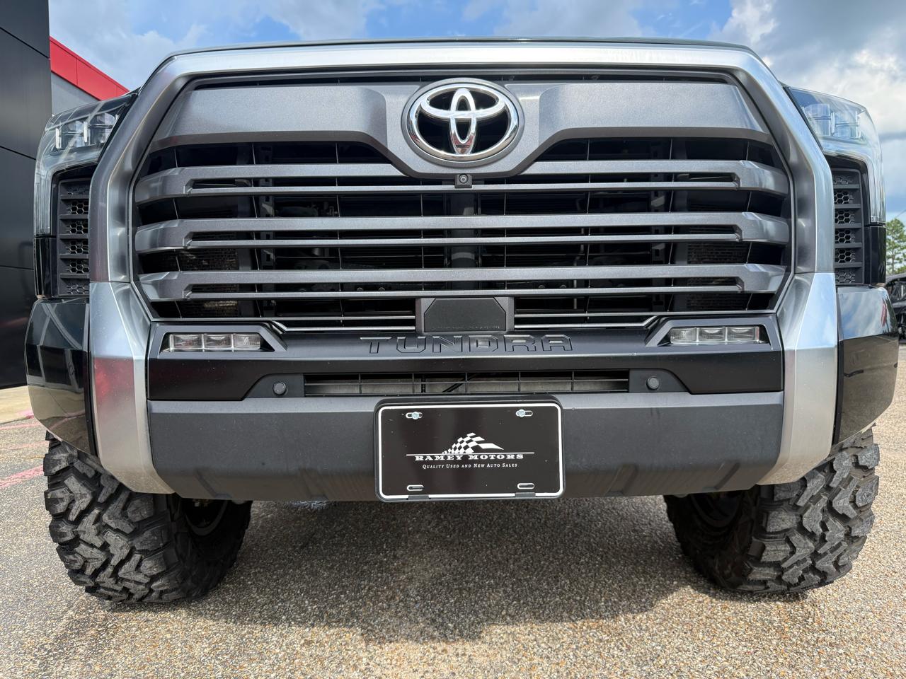 Toyota Tundra 4WD  2022
