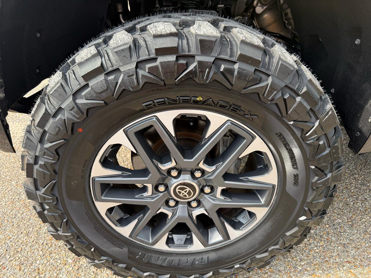 Toyota Tundra 4WD  2022